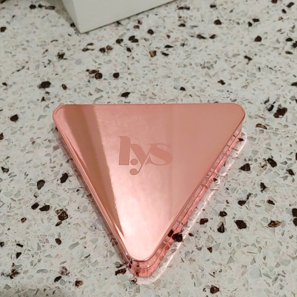 BNIB Lys No Limits Matte Bronzer - Harmony (Medium) - Picture 2 of 8